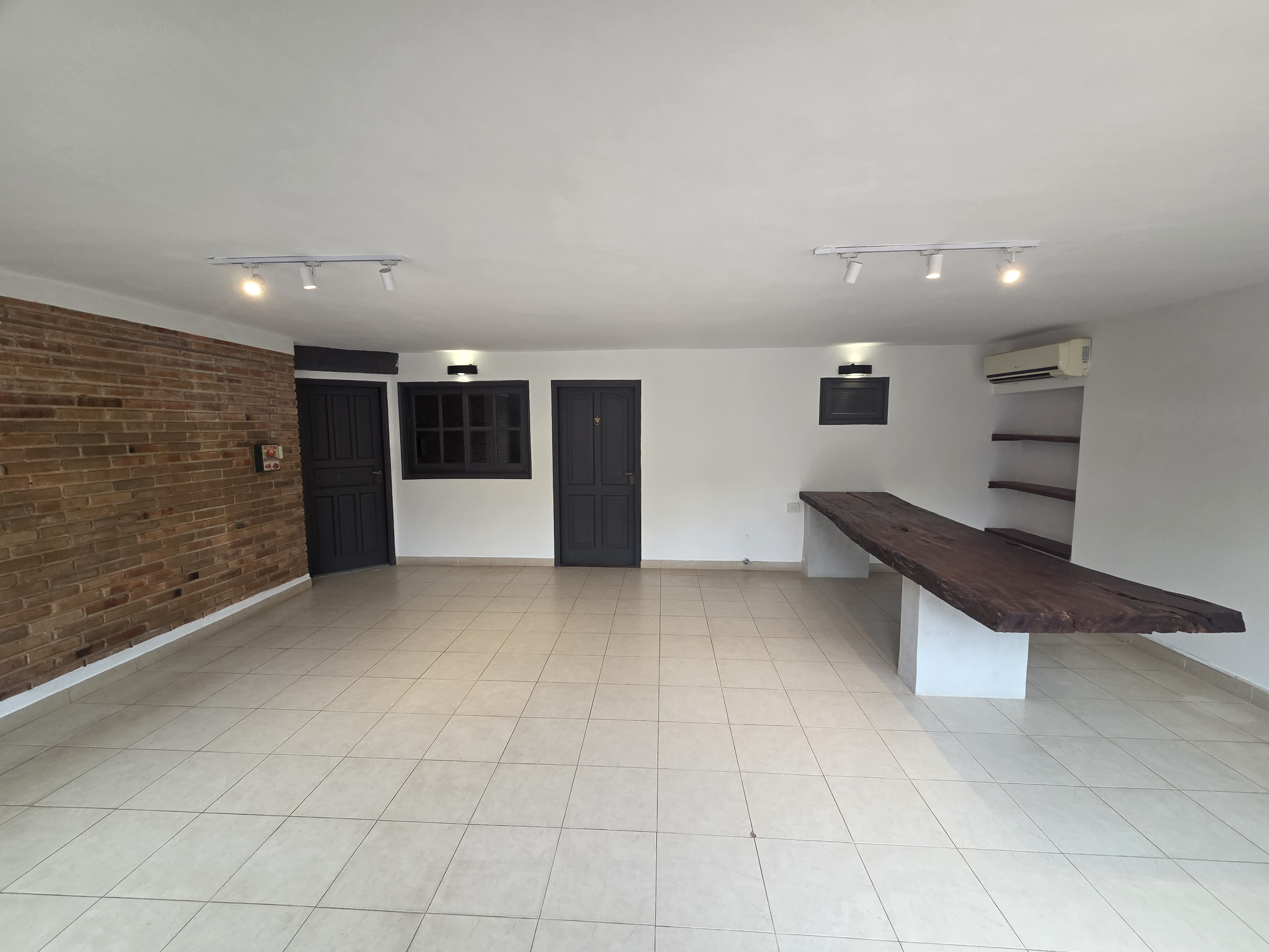 ALQUILER DE CASA EN BARRIO MARISCAL ESTIGARRIBIA — foto 2