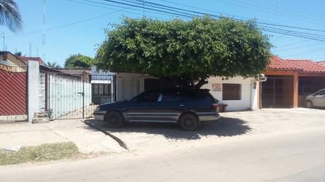 Casa En Venta Sobre Avenida Comercial (zona Cumavi 4to Anillo)