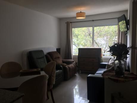 Con Muebles. Acegua Y Hipolito Hyrigoyen. Centrico.