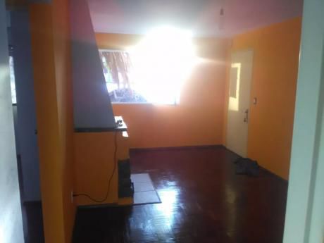 Precioso, A Metros De Club De Tenis, Con Hogar, Si Banco!!!