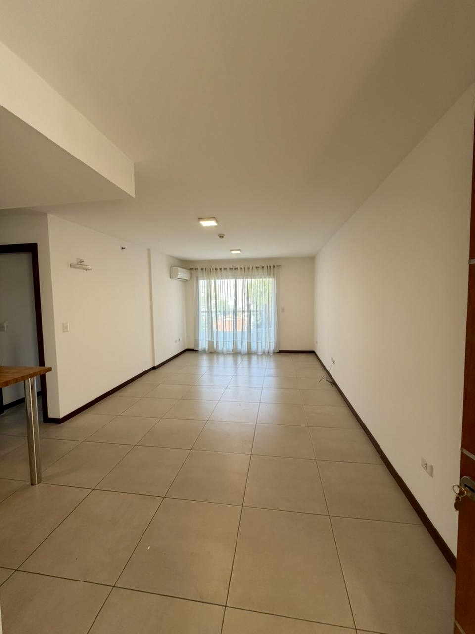 DEPARTAMENTO EN VENTA – BARRIO MADAME LYNCH zona SHOPPING DEL SOL — foto 2