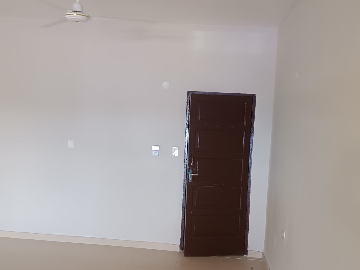 ALQUILO SALÓN COMERCIAL EN FERNANDO DE LA MORA — foto 3