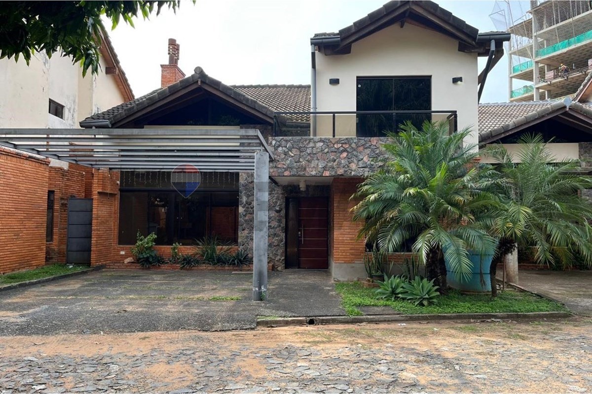 Casa en alquiler en Fernando de la Mora