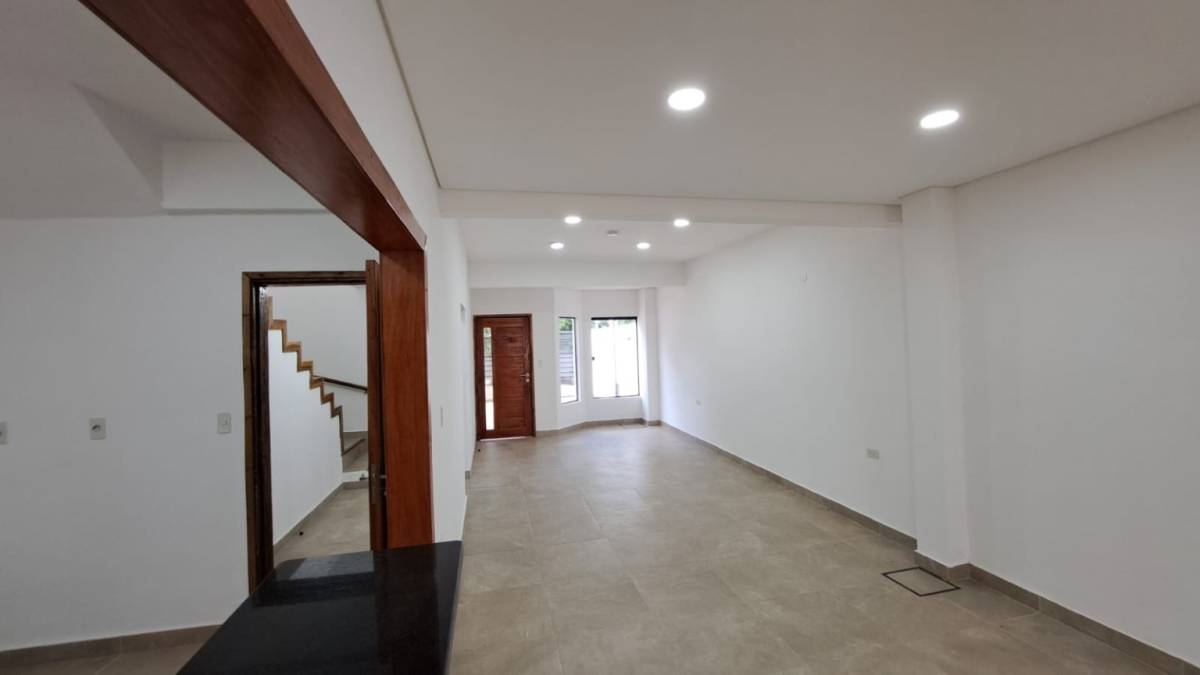 DUPLEX EN VENTA ZONA YATCH Y AVENIDA PERON — foto 2