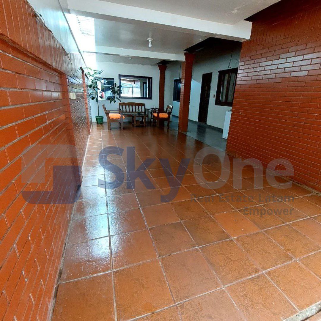 VENDO EN ESQUNA CASA EXELENTE UBICACION — foto 2