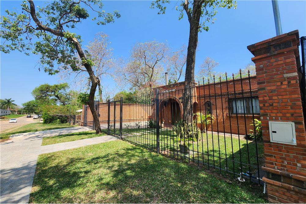 Casa - Alquiler - San Bernardino, Paraguayv — foto 2