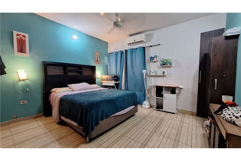 EN VENTA AMPLIA CASA CON PISCINA EN ÑEMBY — foto 2
