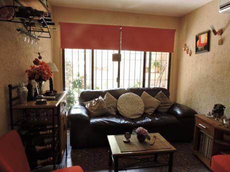 Casa De 3 Dorm. Con Garaje Y Patio Con Parrillero- Malvín Nuevo