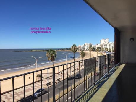 Sobre Rambla, Centro De La Bahia De Pocitos