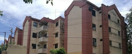 Amplio Departamento En Edificio Mariscal Lopez