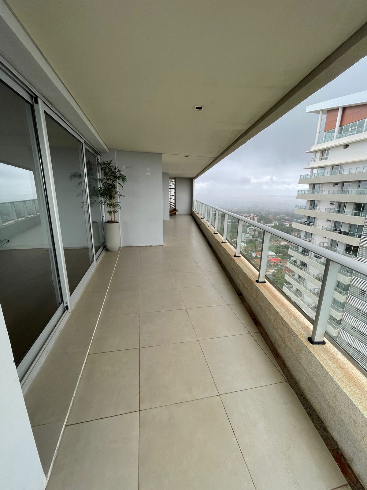 Alquilo hermoso departamento en Palacio De Los Patos — foto 3