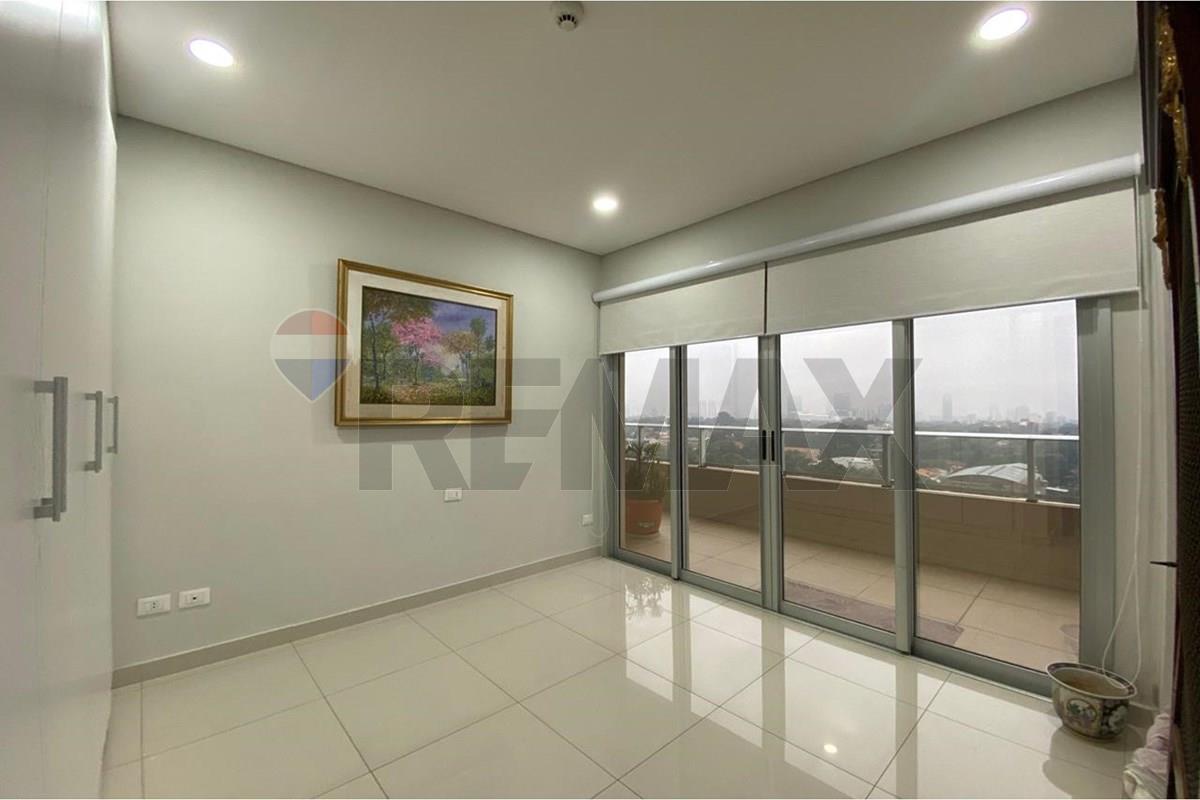 EN VENTA | DEPTO DE 3 HABITACIONES Y 3 COCHERAS — foto 2