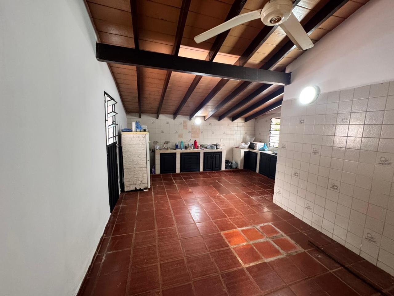 EN VENTA – CASA EN BARRIO LAURELTY, Luque — foto 3