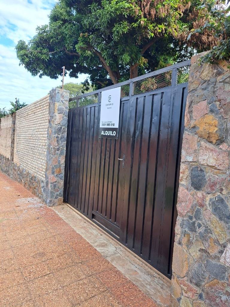 ALQUILO CASA EN LAURELTY - LUQUE — foto 3