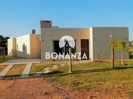 Casa En Venta A Estrenar, Piriápolis, Punta Colorada
