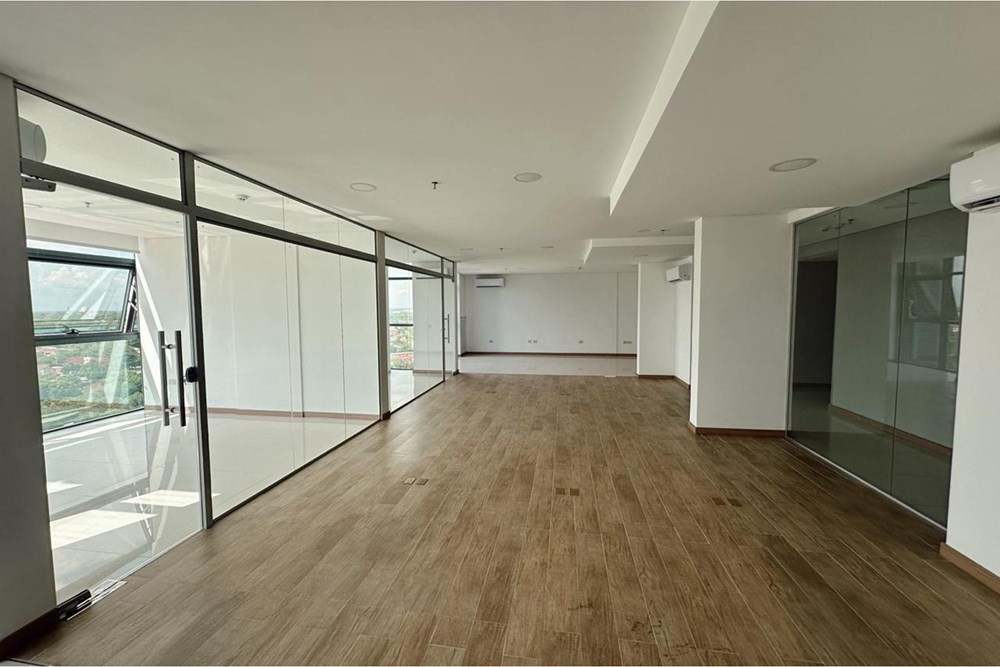 ALQUILO PISO COMPLETO PARA OFICINA EN EL EDIFICIO TRADING PARK — foto 2