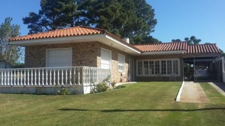 Chalet De Excelente Calidad A Metros Del Mar!!