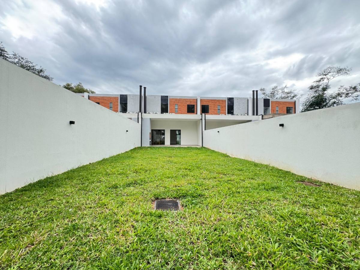 ALQUILO CASA PAREADA A ESTRENAR ZONA RAKIURA. — foto 2