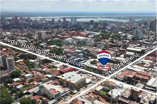 VENDO EDIFICIO EN ESQUNA DEL MERCADO 4 — foto 2