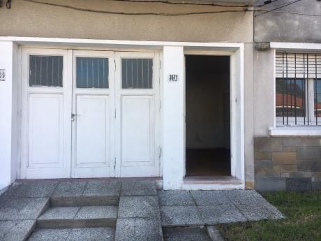 Casa En Planta Baja, Para Reciclar