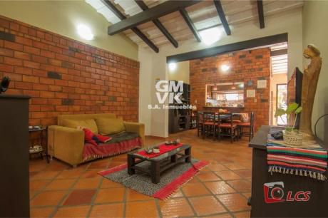 Vendo Casa En Barrio Jara, Zona Universidad Americana