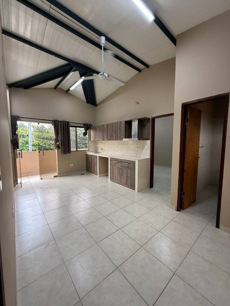 Alquilo amplio departamento de 2 dormitorios Bo. Mburucuya Asuncion — foto 3