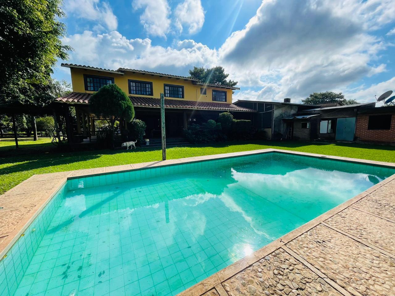 Quinta En Venta Sobre Avenida Carretera A Cotoca 