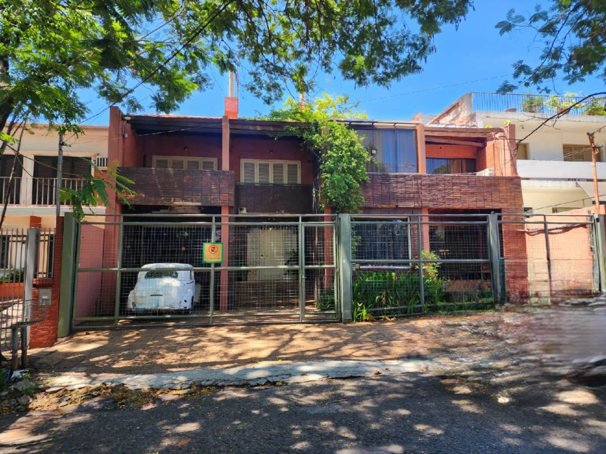 VENDO RESIDENCIA EN BARRIO LAS MERCEDES — foto 2