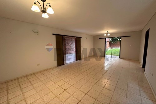 ALQUILER DE CASA EN LAMBARÉ — foto 2