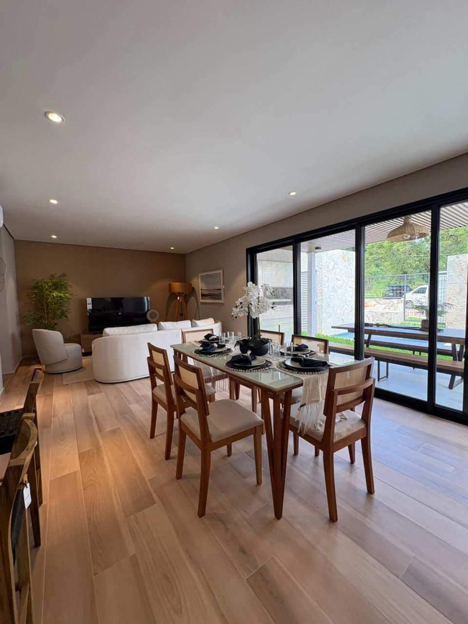 VENDO HERMOSA CASA A ESTRENAR EN SANBER — foto 2
