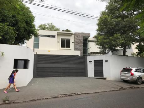 Hermosa Residencia A Estrenar
