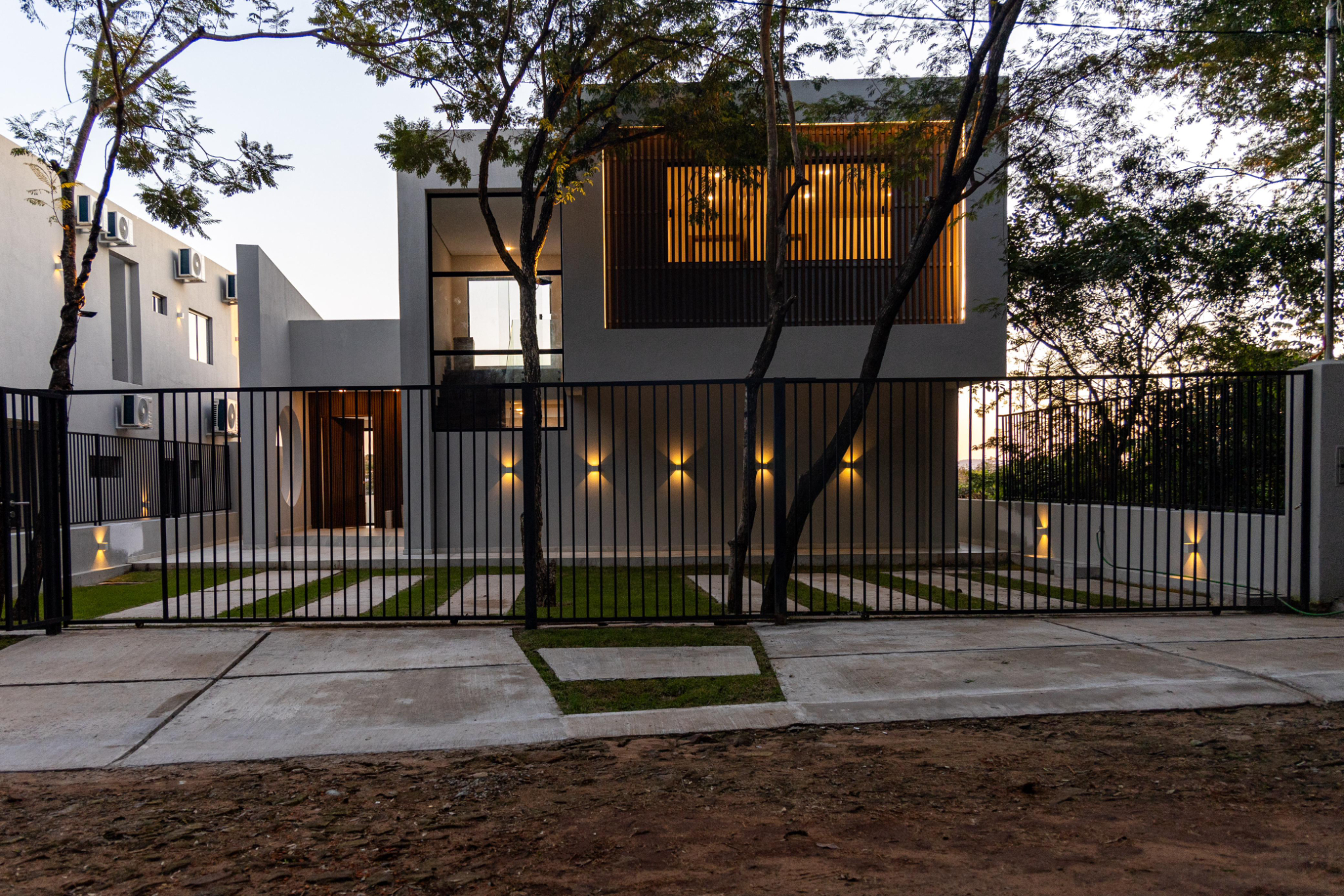 CASA DE ESTILO MODERNO MINIMALISTA — foto 3