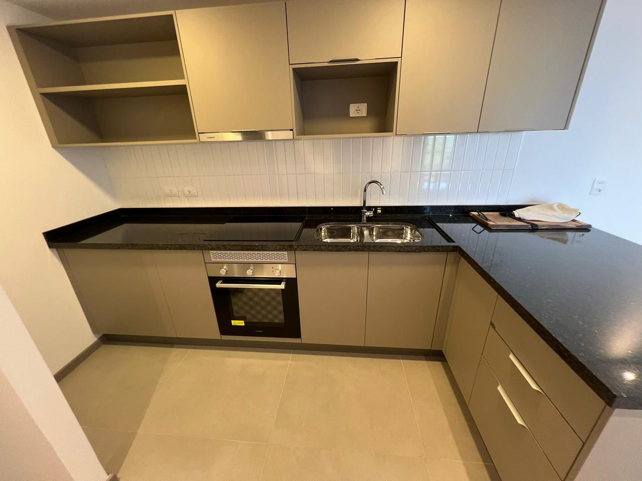 VENDO DEPARTAMENTO A PASOS DEL SHOPPING LA GALERIA — foto 2