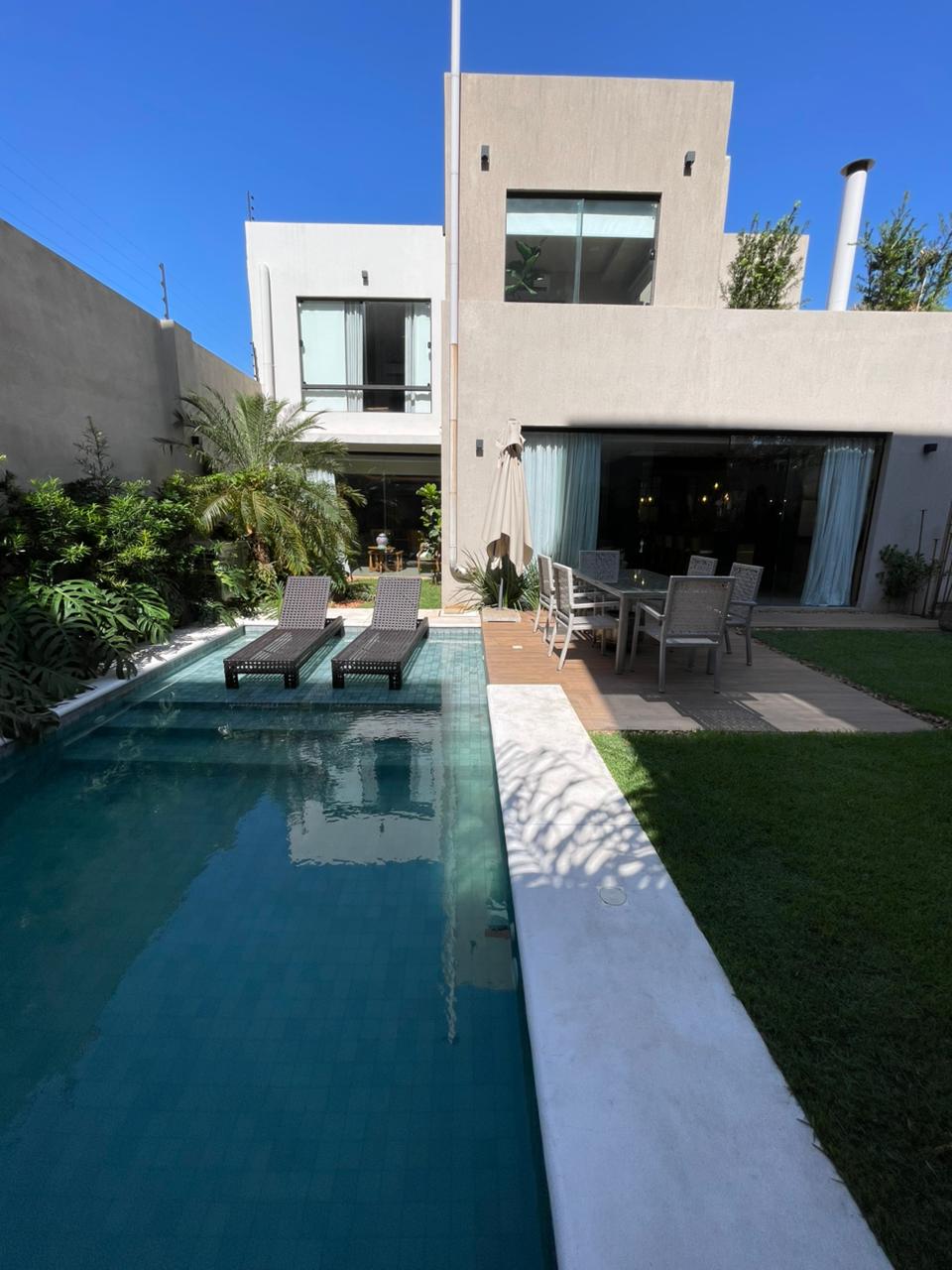 VENDO HERMOSA CASA A UNA CUADRA DE AVENIDA VENEZUELA — foto 2
