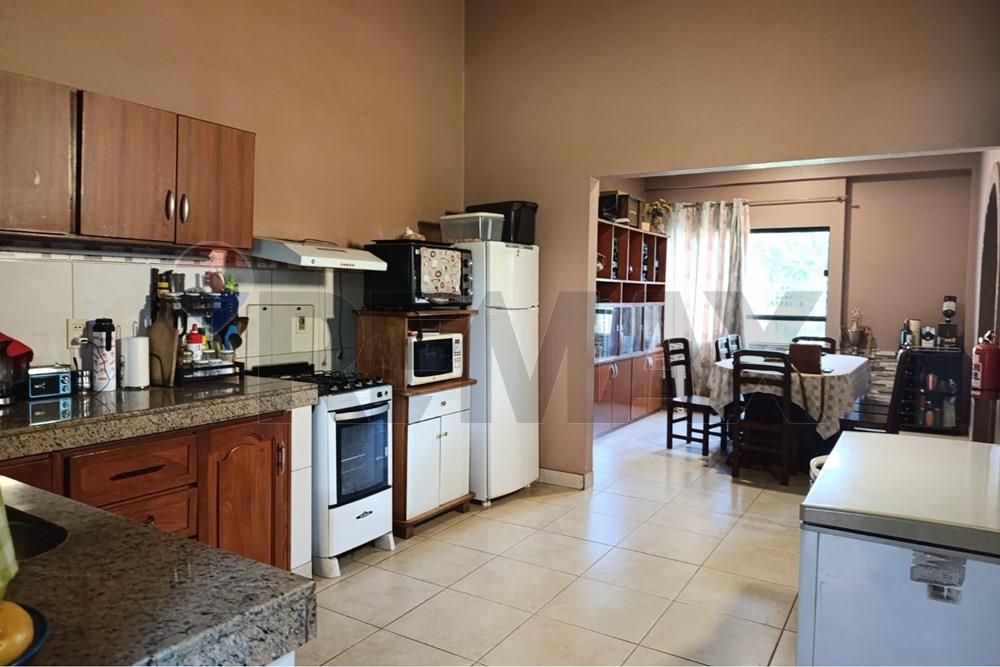 Casa - Venta - San Lorenzo, Central, Paraguay — foto 3