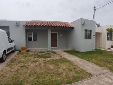 Casa En Venta O Alquiler En Condominio