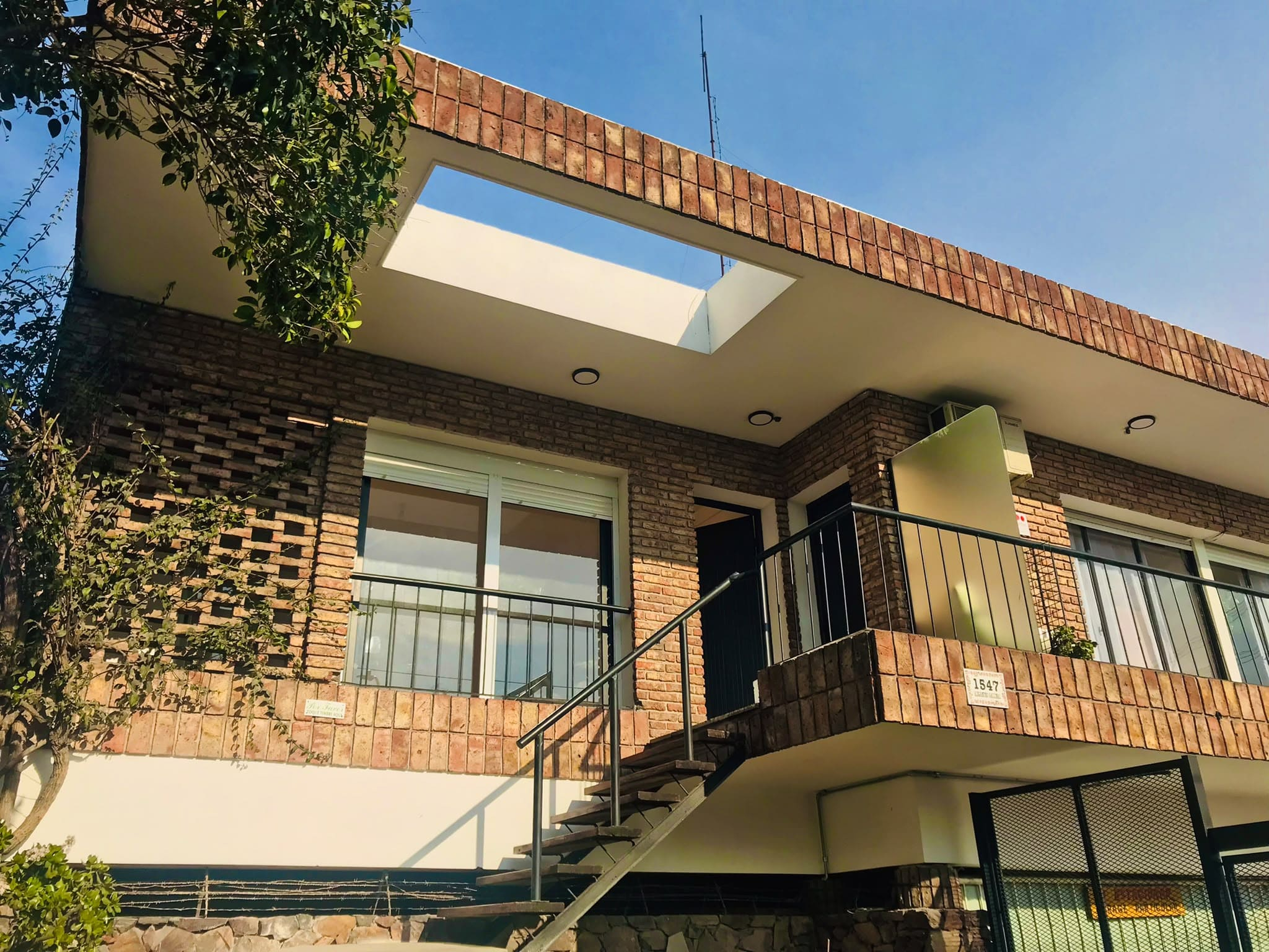 Dueño Alquila. Casa Tipo Apartamento, Entrada Independiente.
