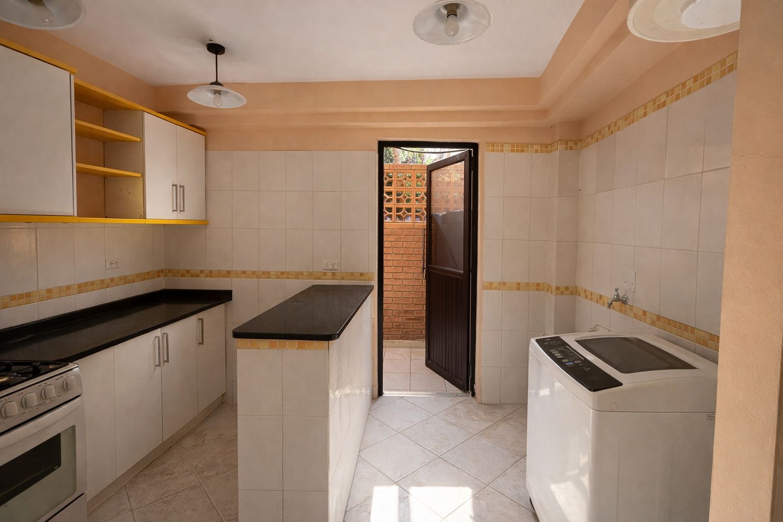 HERMOSO  DEPARTAMENTO EN FDO DE LA MORA ZONA NORTE — foto 2