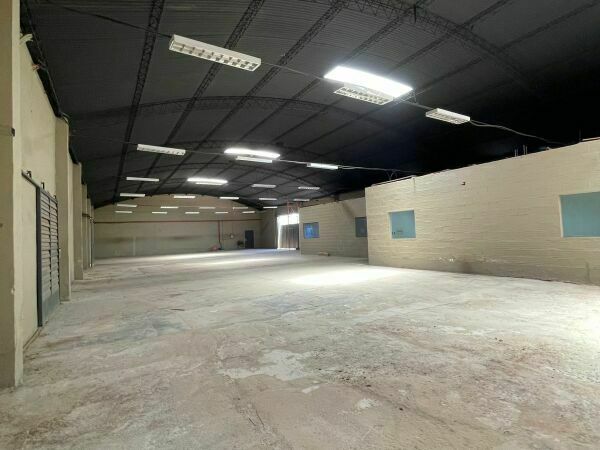 EN ALQUILER AMPLIO DEPOSITO EN FERNANDO — foto 2
