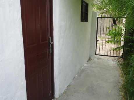 0e0ca352pp Alquiler Anual, Casa Al Fondo
