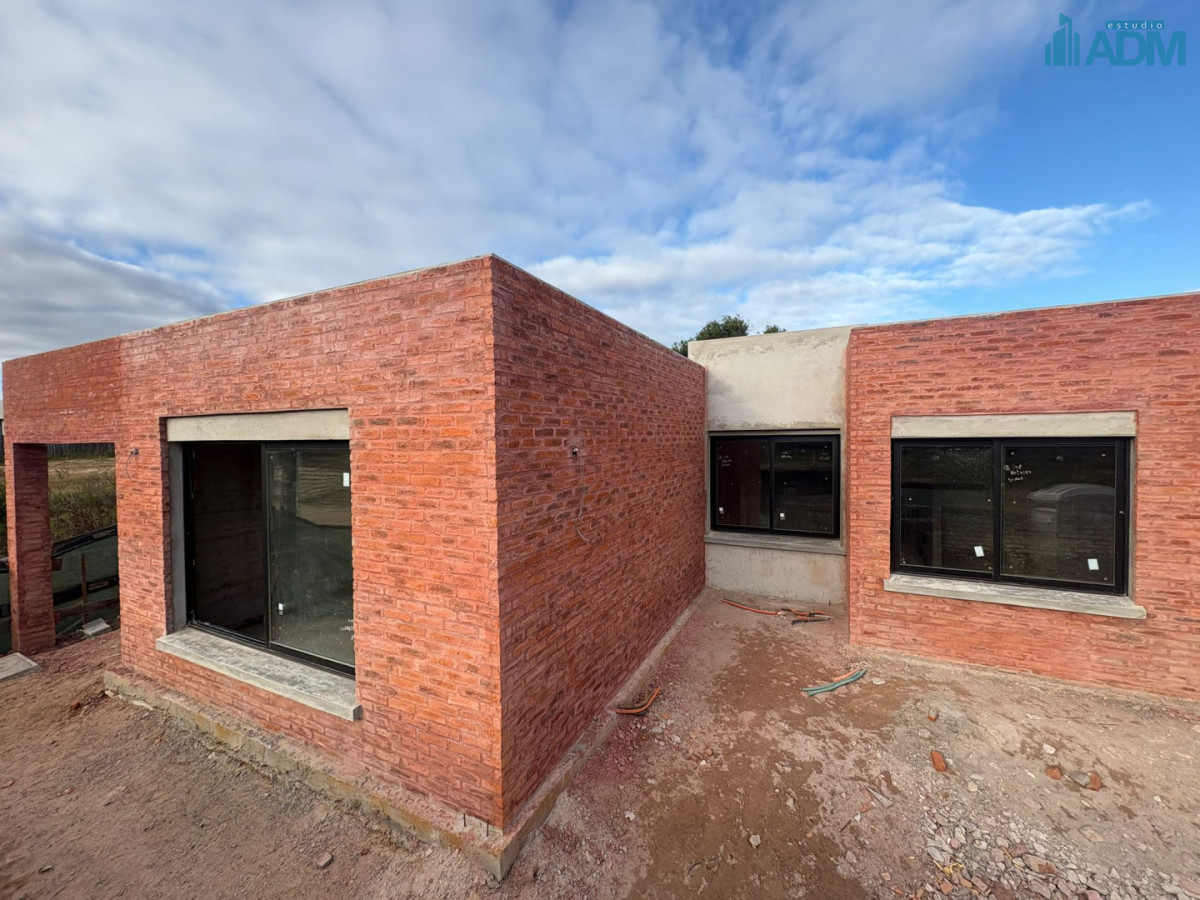 Casa 2 dormitorios Tradicional a estrenar Pinares