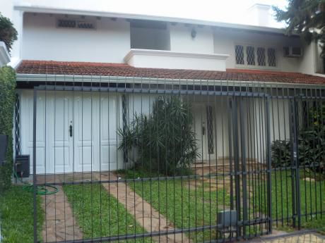 Barrio Herrara Casa De 4 Dormitorios