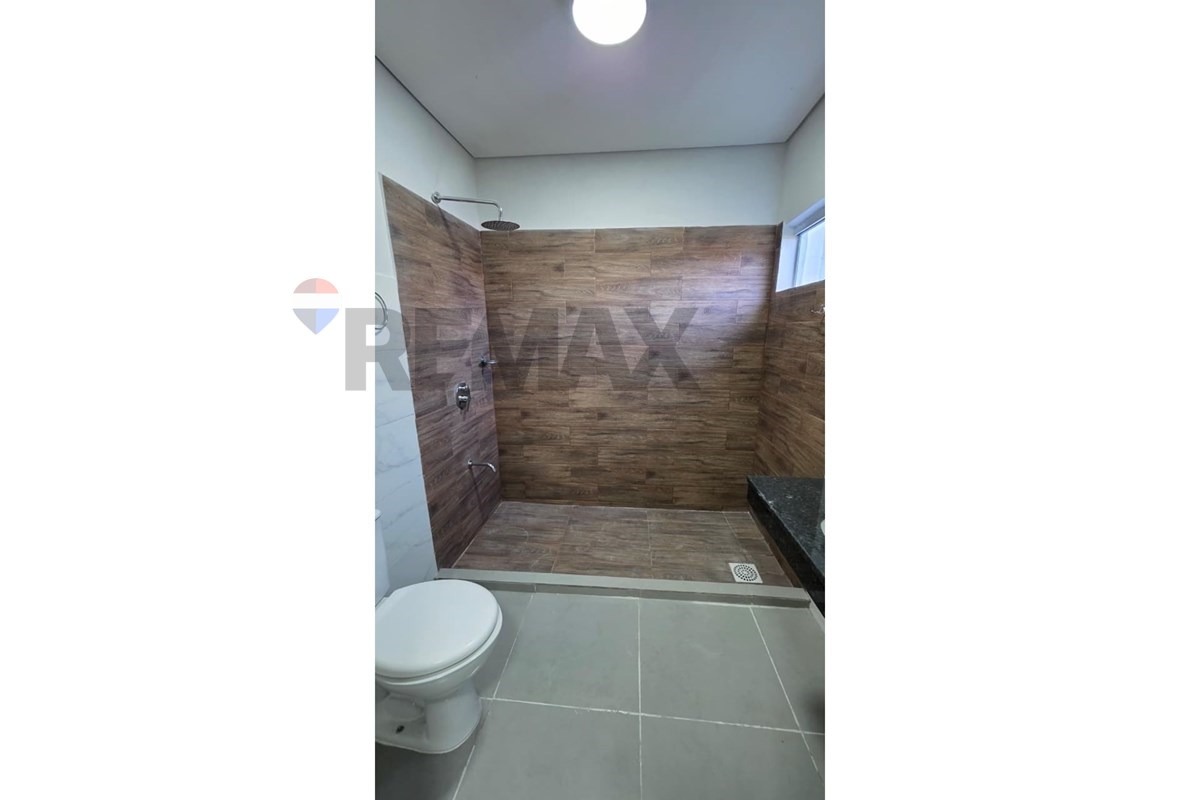Chalet en Alquiler, Zona Luque, Central — foto 2