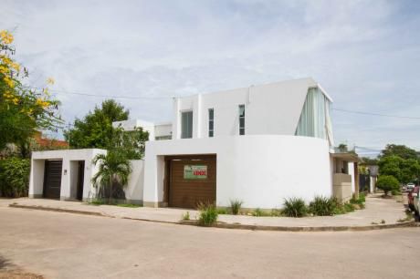 Casa Grande En Barrio Villa Fatima