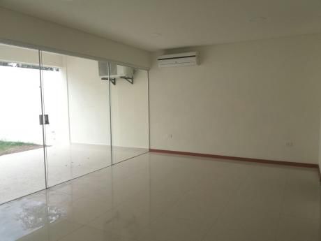 Hermosa Casa De 2 Plantas En Alquiler O Venta Zona Oeste En Condominio Privado