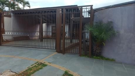 Vendo Casa Con 4 Dorm. Hacia Avda. Perón Cod. 1168