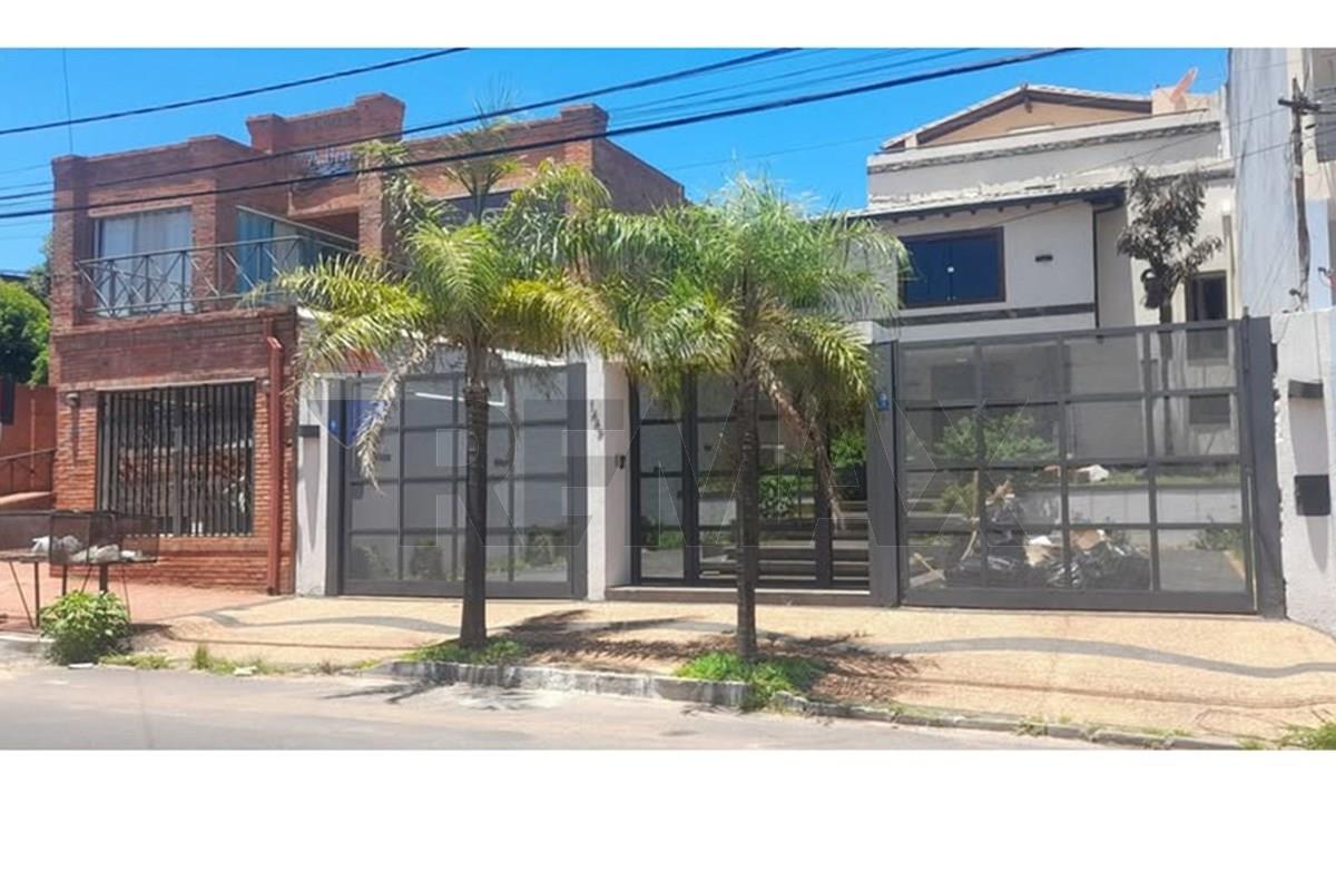 Casa en alquiler en Los Laureles