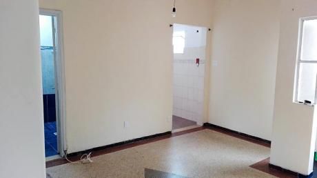 Casa De Altos C/balcón. Opción A 3er Dormitorio. Sin Gc