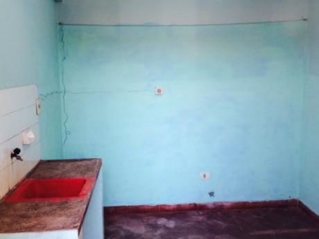 Alquilo Departamento, Ubicado En El 2do Piso, Con 4 Ambientes. Incluye Agua.