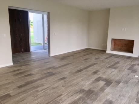 Casa Moderna A Estrenar De 3 Dormitorios En VIñedos De La Tahona